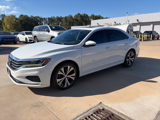 Used 2020 Volkswagen Passat 2.0T SEL FWD image 1