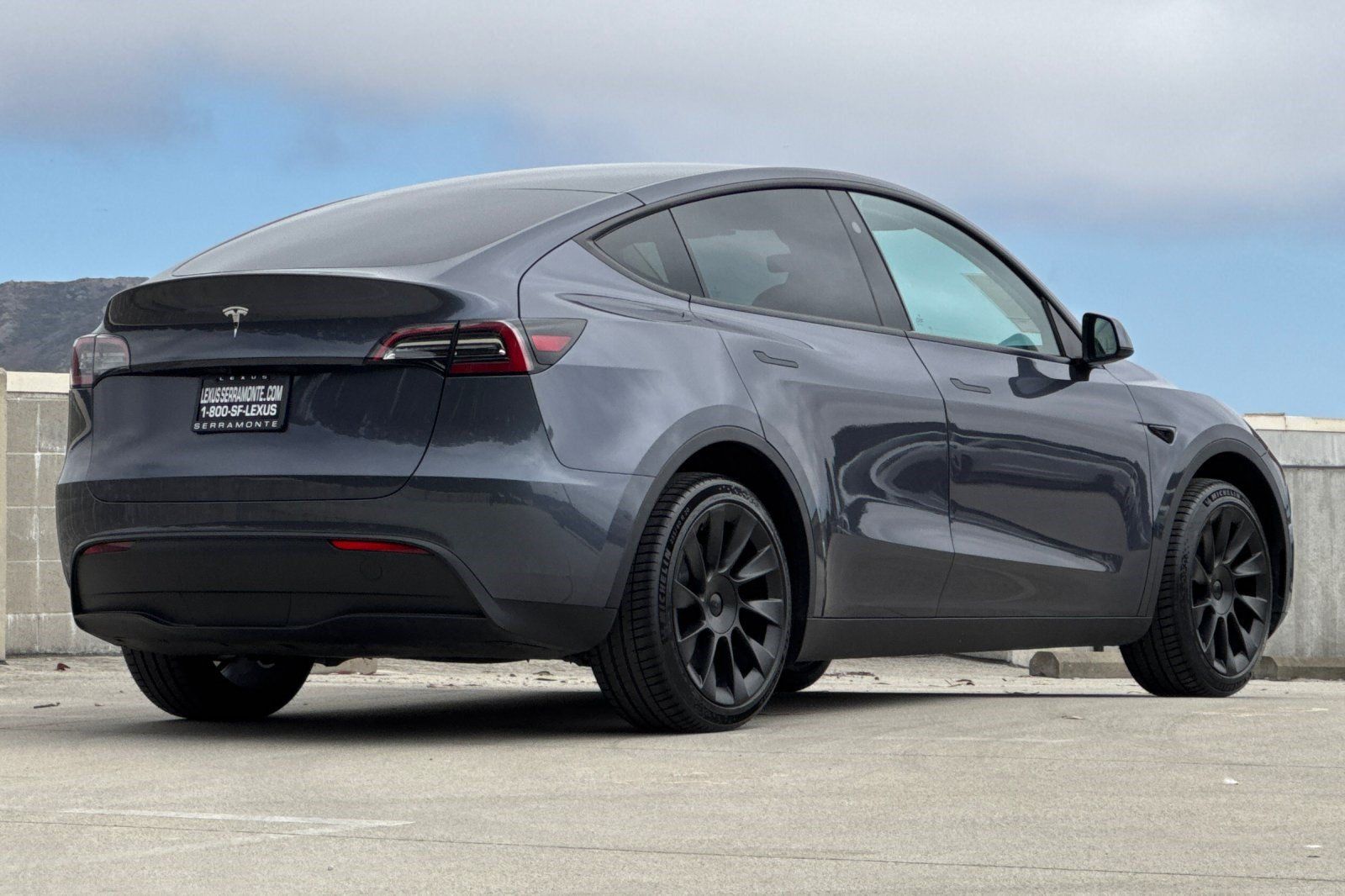 Used 2023 Tesla Model Y 2WD image 8
