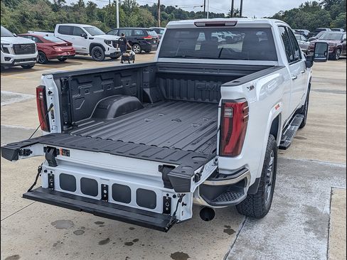 Used 2025 GMC Sierra 2500 SLT AWD/4WD image 15