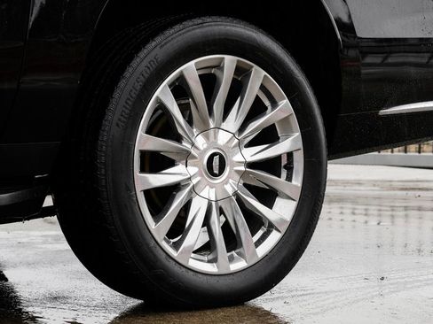 Used 2021 Cadillac Escalade ESV Premium Luxury image 62