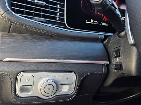 Certified 2025 Mercedes-Benz GLS 450 4MATIC image 28
