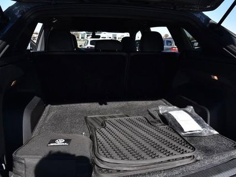 Certified 2022 Volkswagen Atlas Cross Sport SE w/ Panoramic Sunroof Package image 23