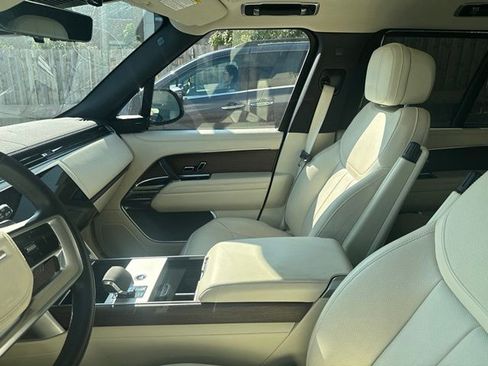 Used 2024 Land Rover Range Rover SE AWD/4WD image 4