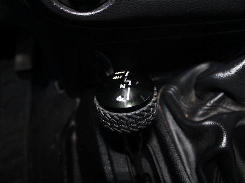 Used 2012 Jeep Wrangler Unlimited Sport image 13