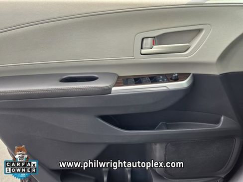 Used 2022 Toyota Sienna LE image 27