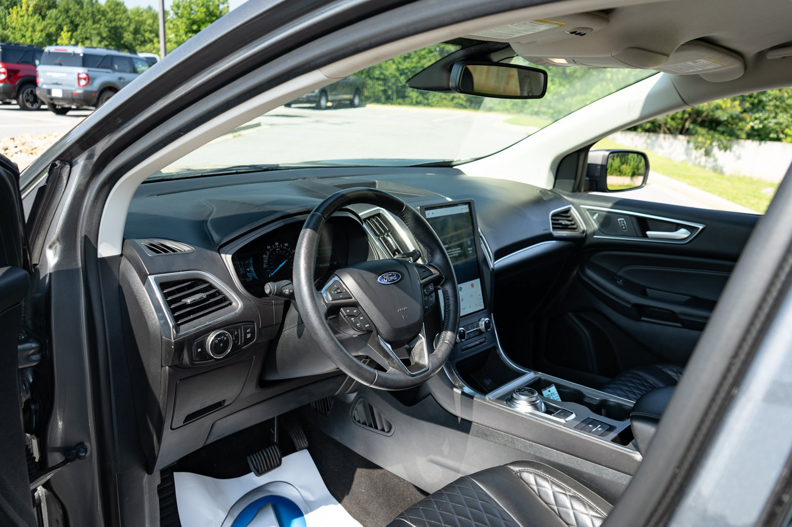 Used 2024 Ford Edge Titanium AWD/4WD image 13