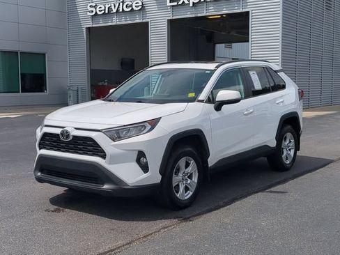 Used 2019 Toyota RAV4 XLE w/ All Weather Liner Package AWD/4WD image 7