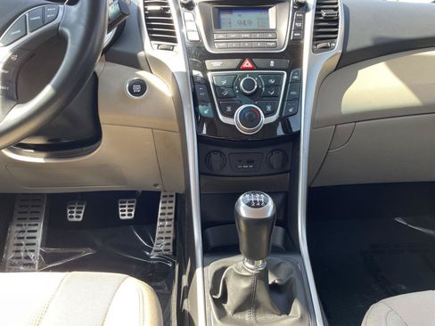 Used 2013 Hyundai Elantra GT w/ Touch & Go Pkg FWD image 17