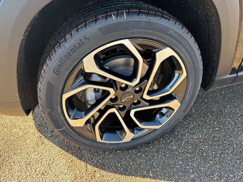 New 2026 Chevrolet Trax RS w/ Sunroof Package image 21