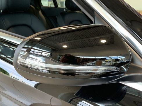 Used 2019 Mercedes-Benz C 300 4MATIC Sedan image 11