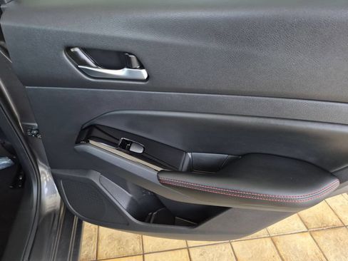 Used 2025 Nissan Altima 2.5 SR FWD image 29