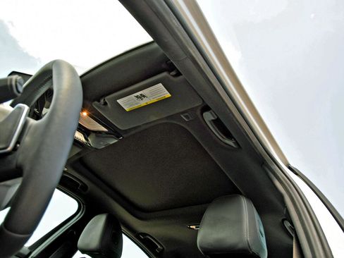 Used 2025 BMW 330i Sedan image 32