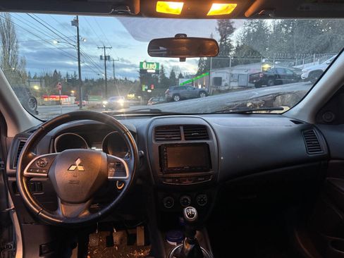 Used 2015 Mitsubishi Outlander Sport ES image 10