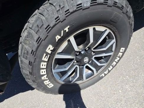 Used 2023 Toyota Tacoma TRD Sport w/ TRD Premium Sport Package image 11