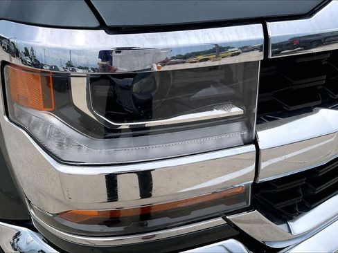 Used 2018 Chevrolet Silverado 1500 LT w/ Texas Edition RWD image 25