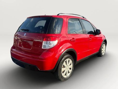 Used 2010 Suzuki SX4 Hatchback FWD image 3