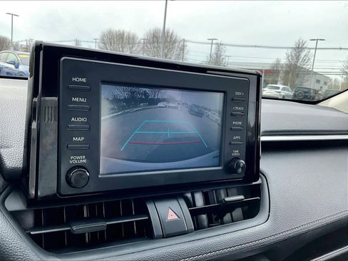 Used 2019 Toyota RAV4 LE image 19