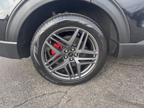 Used 2025 Ford Explorer ST image 7