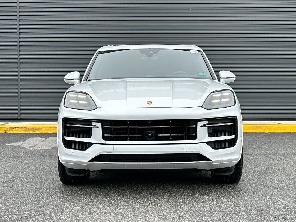 Certified 2025 Porsche Cayenne GTS AWD/4WD image 6