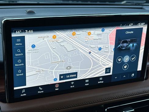 Used 2023 Lincoln Nautilus Reserve w/ Luxury Package image 18