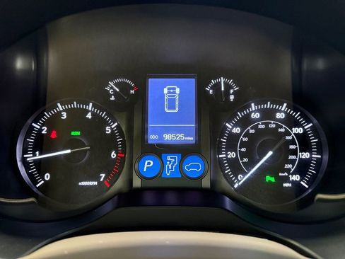 Used 2015 Lexus GX 460 w/ Premium Package image 27