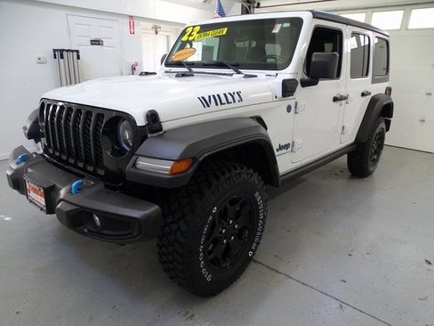 Certified 2023 Jeep Wrangler Unlimited w/ Cold Weather Group image 17