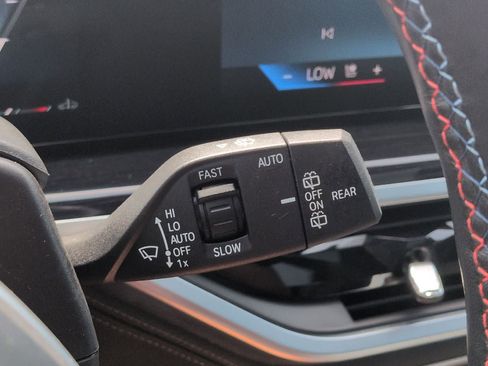 Used 2024 BMW X7 M60i AWD/4WD image 27