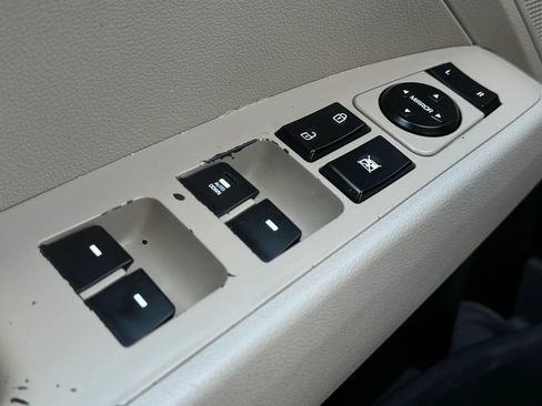 Used 2019 Hyundai Elantra SE FWD image 23