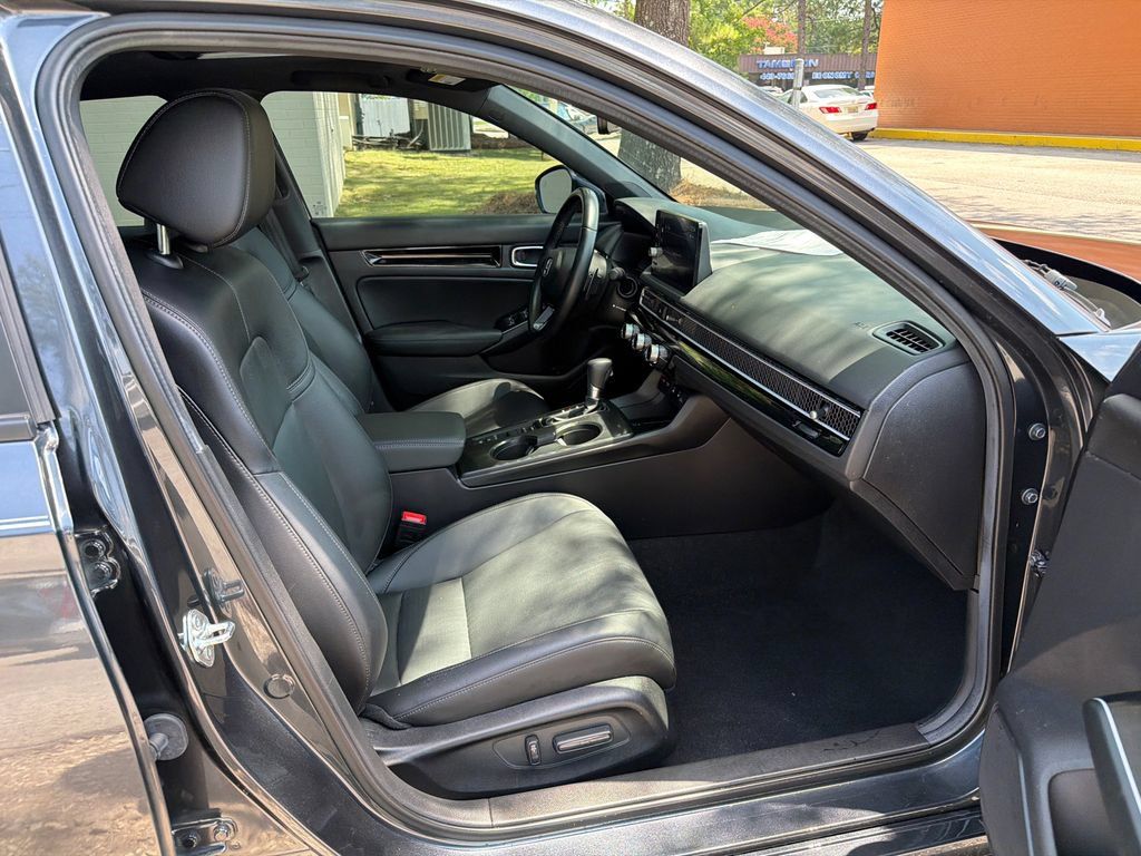 Used 2025 Honda Civic Sport image 14