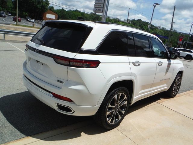 Certified 2023 Jeep Grand Cherokee Overland w/ Luxury Tech Group IV AWD/4WD image 11