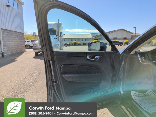 Used 2021 Volvo XC60 T5 Momentum AWD/4WD image 10
