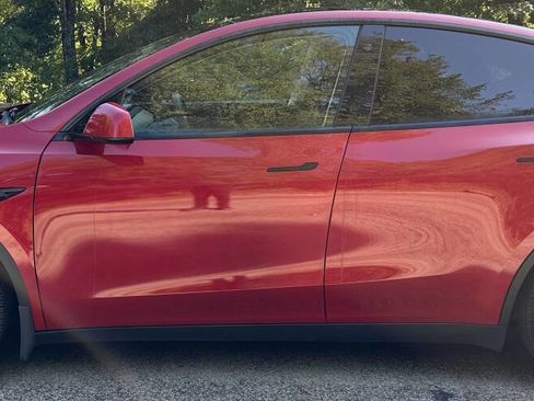 Used 2021 Tesla Model Y Long Range image 8