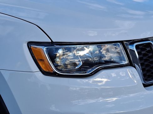 Used 2021 Jeep Grand Cherokee Limited image 10