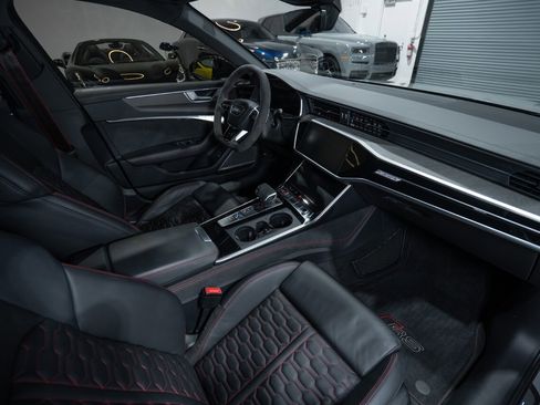 Used 2022 Audi RS 6 4.0T quattro Avant w/ Carbon Optic Package image 34