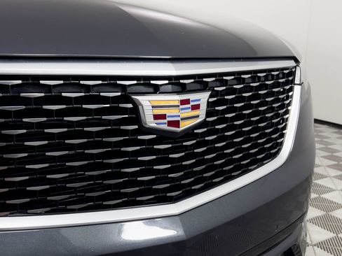 Used 2022 Cadillac XT6 Premium Luxury image 11