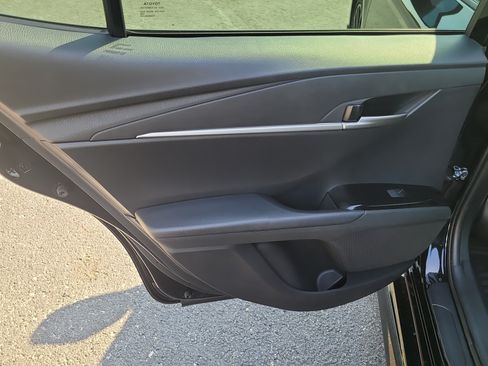 Used 2025 Toyota Camry SE FWD image 11