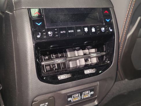 Used 2024 Jeep Grand Cherokee Summit AWD/4WD image 19