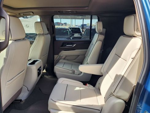 New 2026 GMC Yukon XL Denali w/ Sun & Power Step Package AWD/4WD image 49