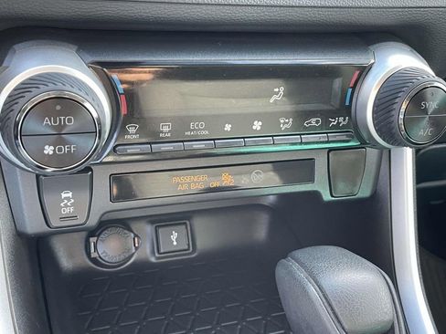 Used 2022 Toyota RAV4 XLE image 21