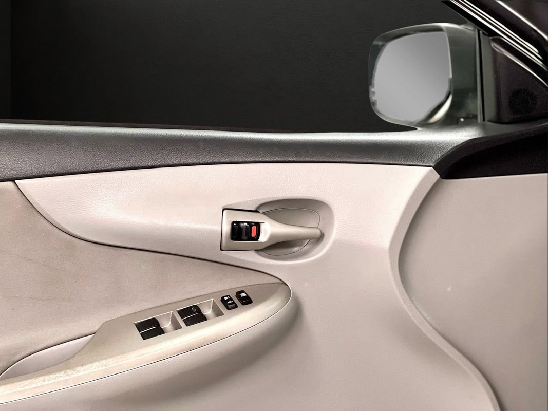 Used 2011 Toyota Corolla LE w/ Premium Pkg FWD image 36
