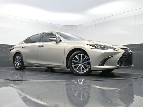 Used 2021 Lexus ES 300h w/ Premium Package image 26