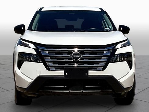 Used 2024 Nissan Rogue S image 4