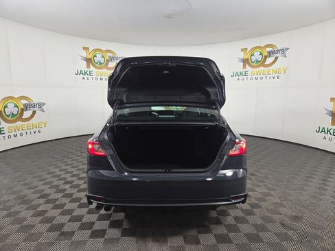 Used 2025 Toyota Camry SE image 32