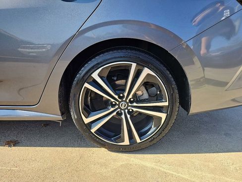 Used 2023 Nissan Sentra SR w/ SR Premium Package image 11