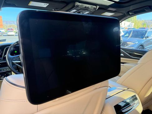 Used 2024 Cadillac Escalade ESV Premium Luxury w/ Performance Package image 24