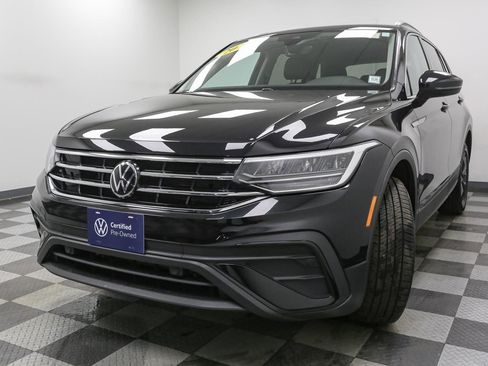Certified 2023 Volkswagen Tiguan SE image 5