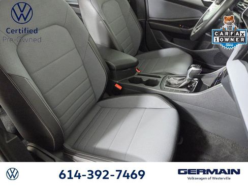 Certified 2025 Volkswagen Jetta SE w/ Sunroof Package FWD image 28