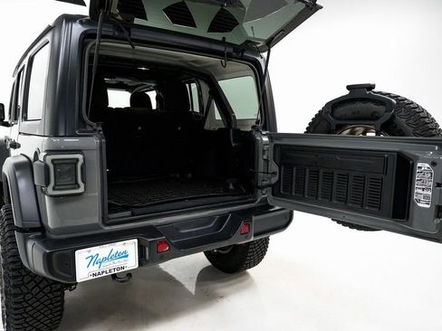 Used 2018 Jeep Wrangler Unlimited Sport S image 28