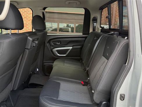 Used 2017 Nissan Titan SV AWD/4WD image 18