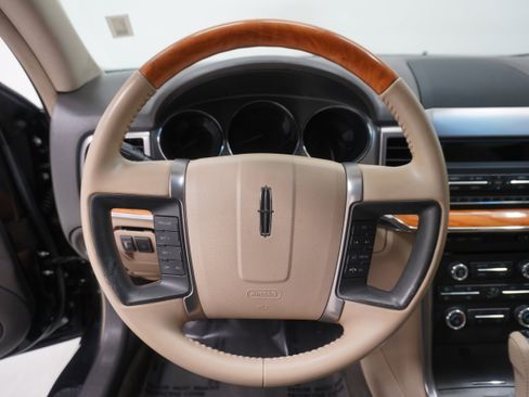 Used 2010 Lincoln MKZ image 16